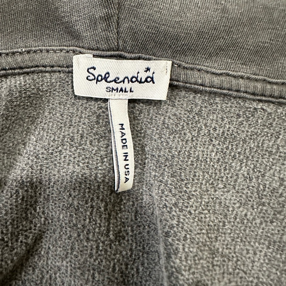Splendid soft and stretchy cozy sweatshirt!